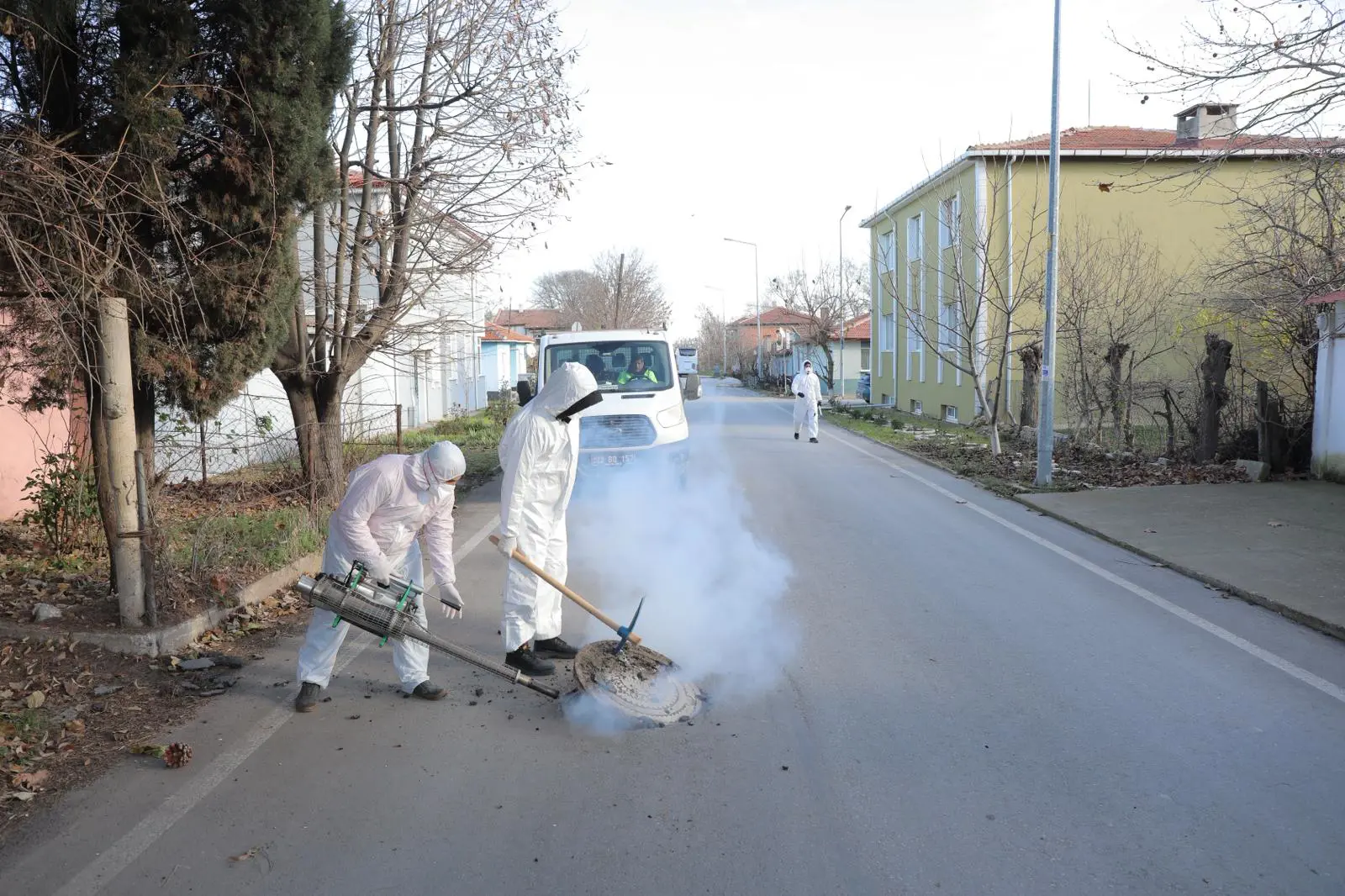 EDİRNE BELEDİYESİ YAZ AYLARI ÖNCESİ HAŞEREYLE MÜCADELE ÇALIŞMALARINI BAŞLATTI galeri görseli